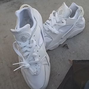 Brand new nike huarache mens size 9